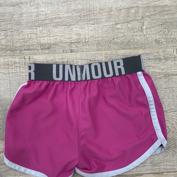 purple under armor shorts size small true to size and really comfortable - Picture 2 of 4